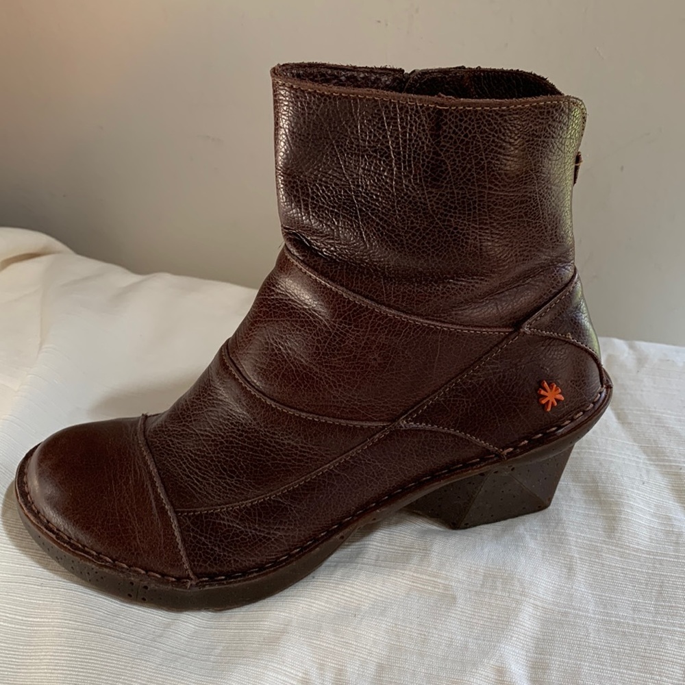 The Art Company Oteiza size 39/8 brown leather boots